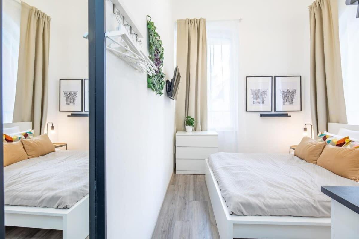 Extra Central Mini Studio - Lively Neighborhood Budapest Exterior photo