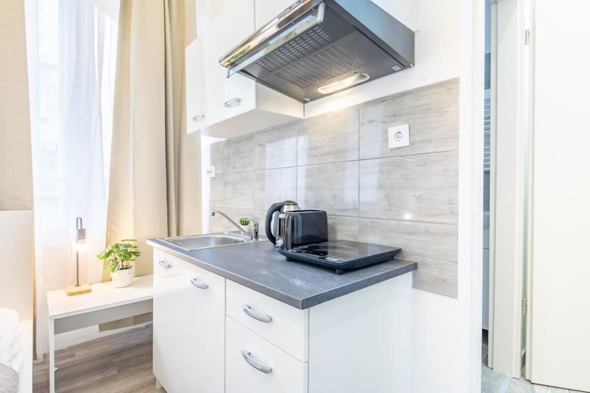 Extra Central Mini Studio - Lively Neighborhood Budapest Exterior photo